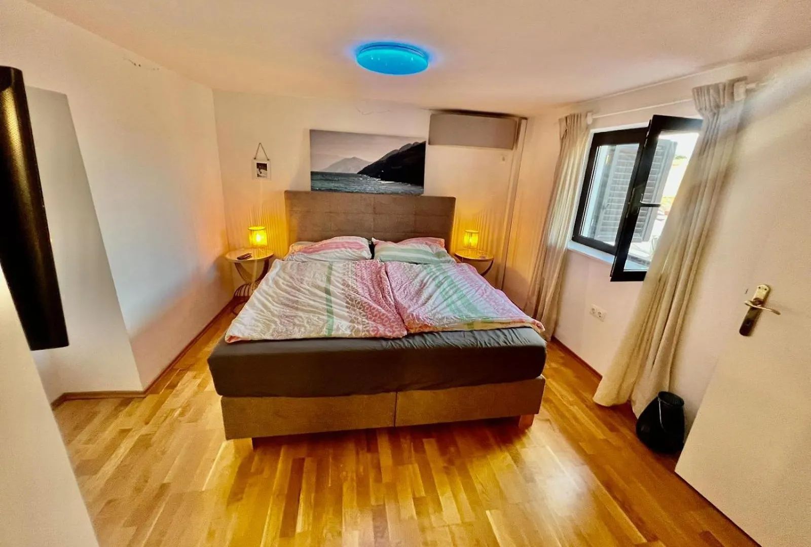 Apartment Steinhaus Im Zentrum, 50 M Zum Meer Baska