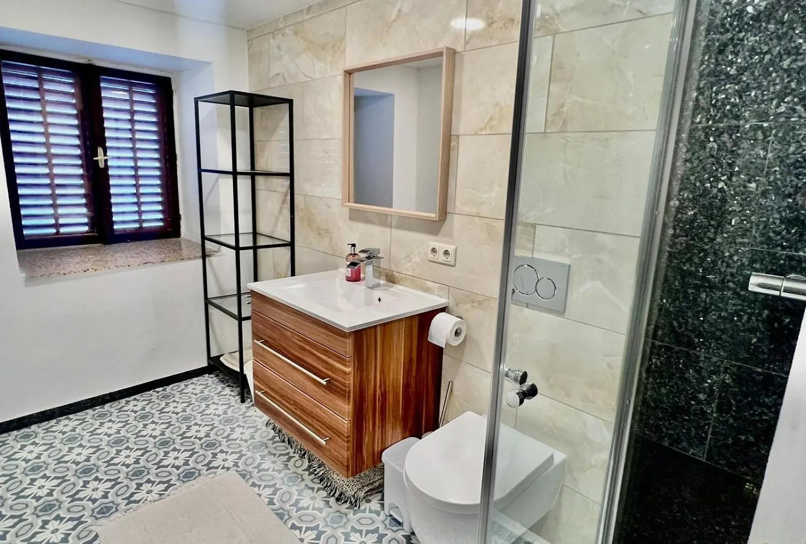 Steinhaus Im Zentrum, 50 M Zum Meer Baska  0*, Baska (Krk) Croatia